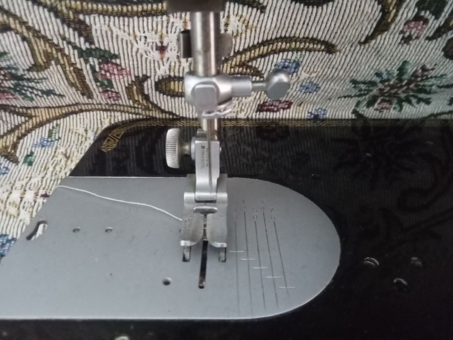 Швейная машина Singer