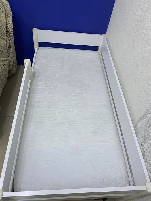 Дитяче ліжечко з бортиком 140х70