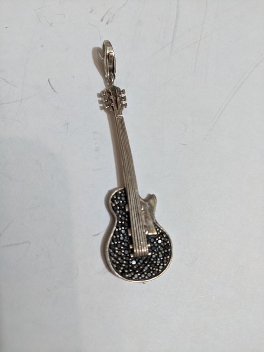 Серебряная гитара инкрустация камнями 925проба