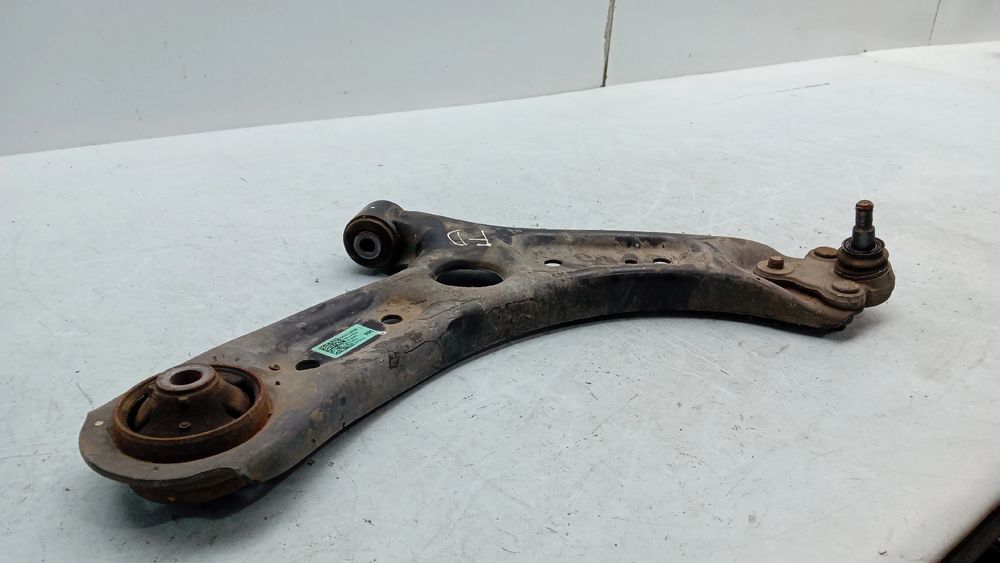Braço de suspensão frente direito HYUNDAI Kauai (OS)
