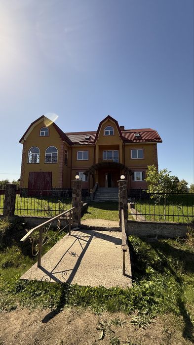 Будинок з ремонтом у Турка | 275 м² | 30 соток | заходь і живи