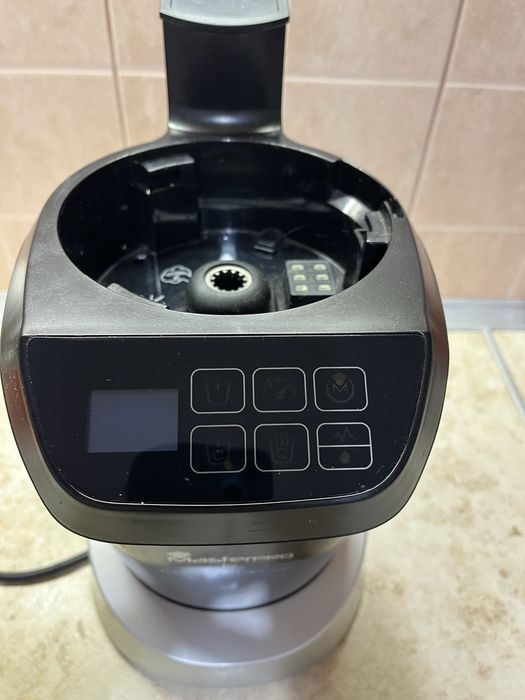 Знижка. Продам професійний вакуумний блендер-соковижималку