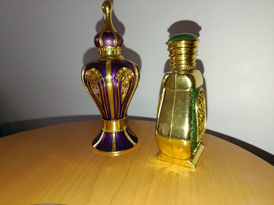 Sprzedam 2 PUSTE flakony po perfumach