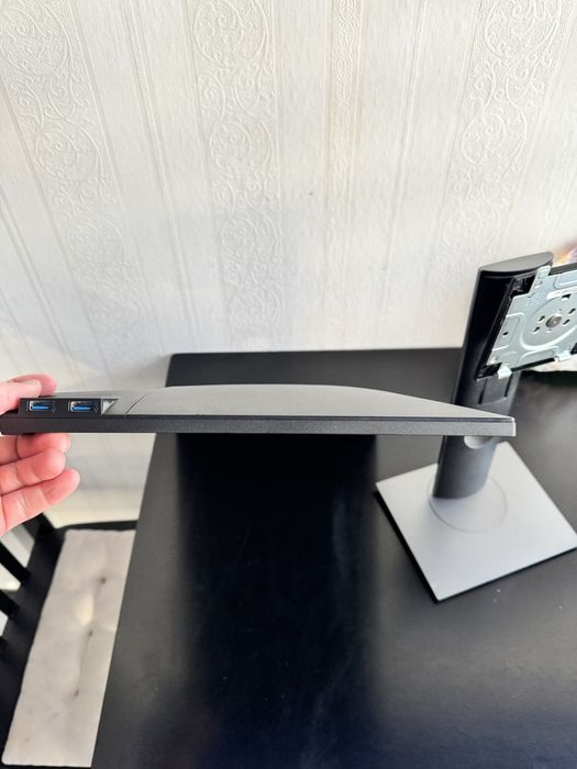 Монито Dell P2319H