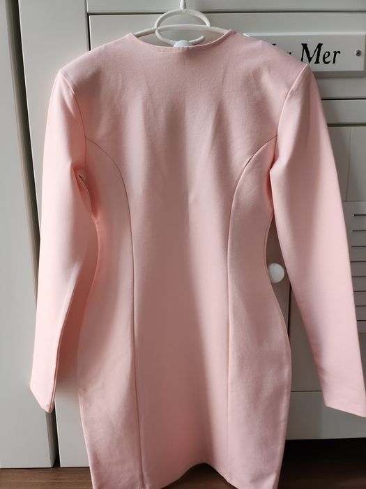 Elegancka sukienka z głębokim dekoltem IvyRevel rozmiar S 36