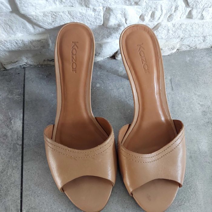 Klapki beżowe KAZAR r.39