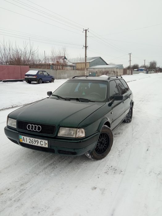 Продам ауді 80 б4 універсла на ходу сів поїхав газ бензин газ вписаний я власник переоформлення по кузову дирок немає тільки лкп  машина не ідеал торг