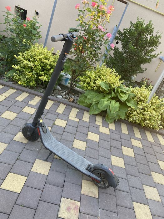 Електро самокат у гарному стані