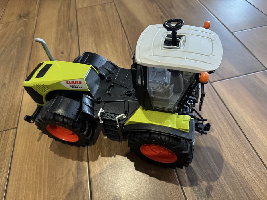 Bruder claas xerion 5000