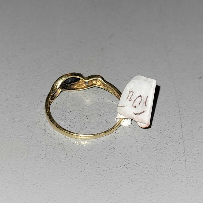 Złoty pierścionek P.585