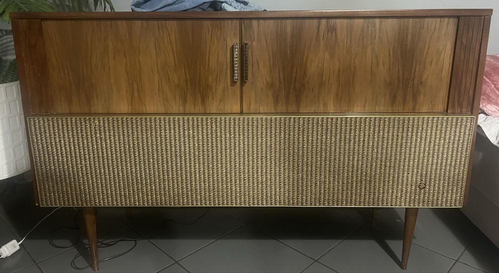 Móvel Rádio e Gira-Discos Vintage