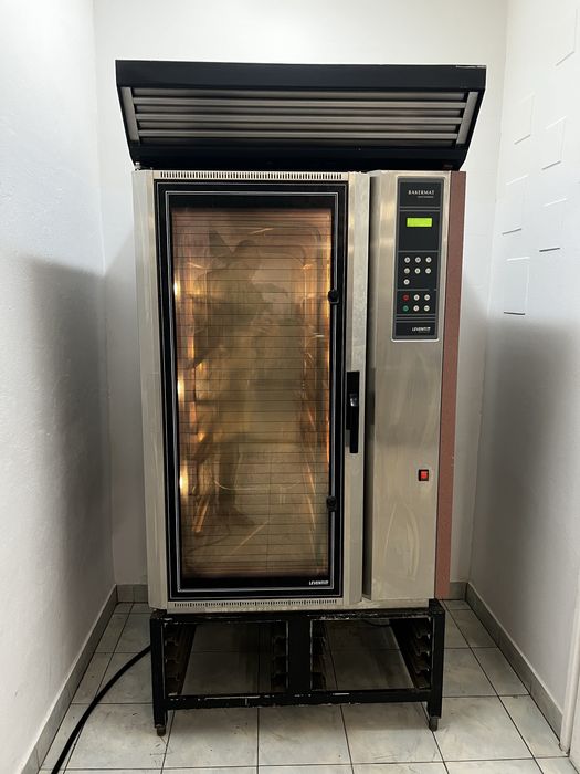 Piec piekarniczy konwekcyjno-parowy LEVENTI BAKERMAT 10 półek.