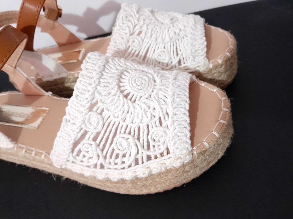Sandálias brancas compensadas com efeito renda Deichmann T: 37 Novas