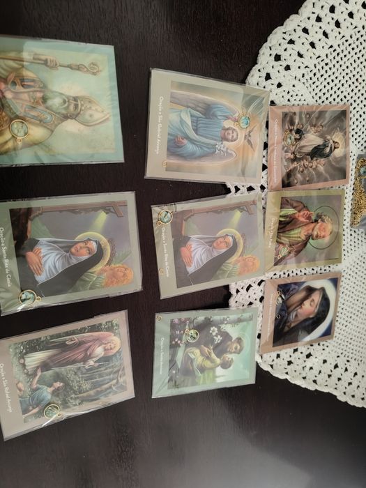 Vendo colar que dá para personalizar com os seguintes pendentes