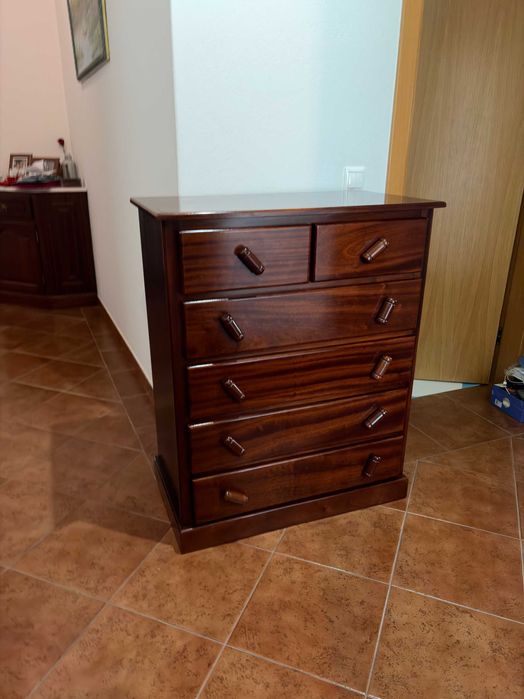Móvel Cómoda Antigo Nogueira - Excelente condições