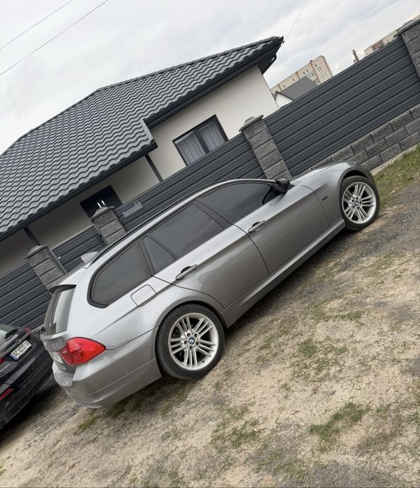 БМВ е91 320d 2010