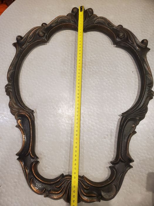 Продам   раму для зеркала  метал