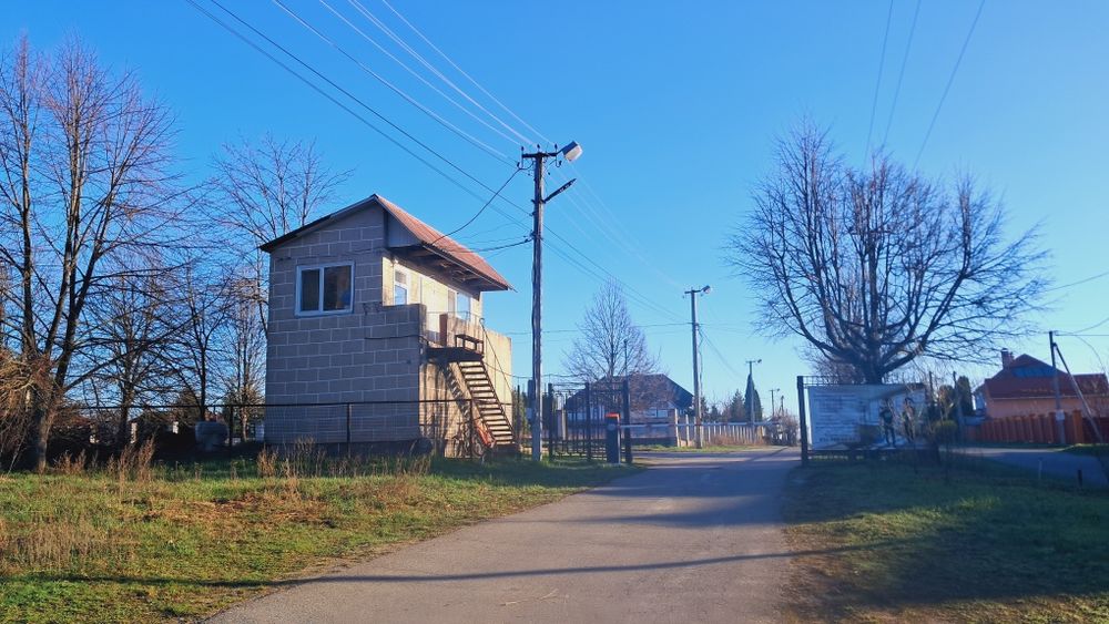 12 соток з електрикою. Ліс. Озеро.