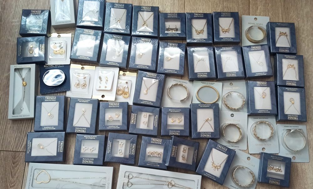 Box biżuteria 150 szt