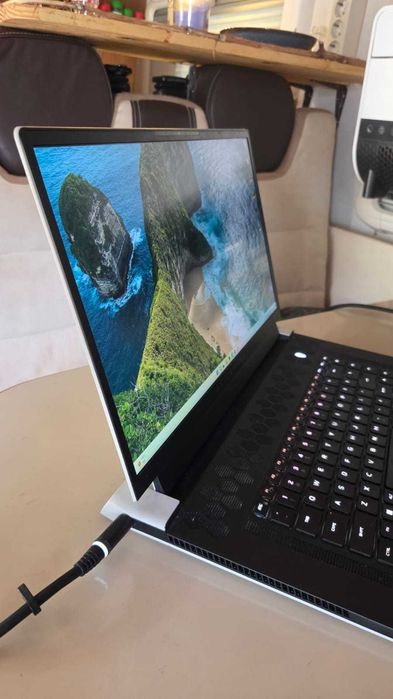 Alienware x17 R2 i9-12900HK RTX 3080 Ti 64GB