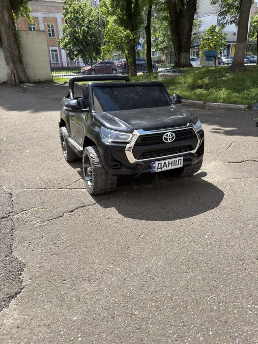 Продам детскую електрическую Toyota