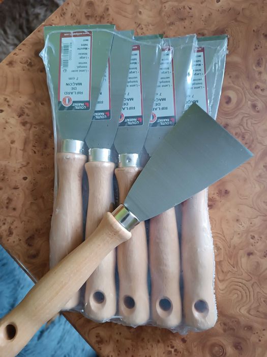 Szpachla Szpachelka 7 cm STAL HARTOWANA / rękojeść BUKOWA