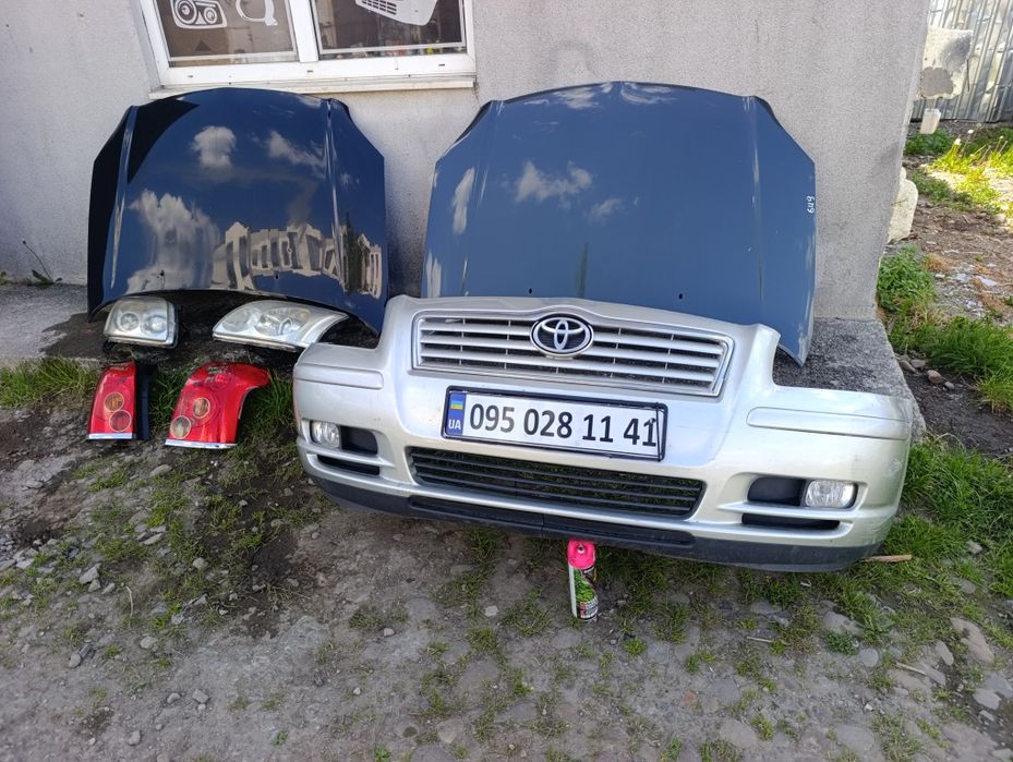 Капот Toyota Avensis T25 фари Тойота Авенсіс т25 дорест