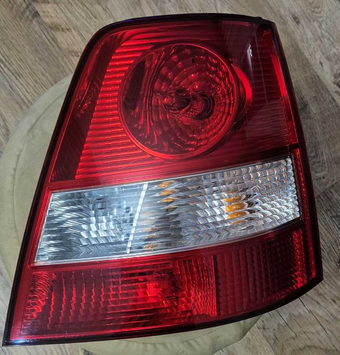 Lampa Prawa Tylna KIA SORENTO I (02-09r.) Oryginalna SAMLIP