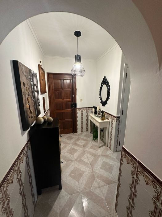 T2 no centro. Grande.