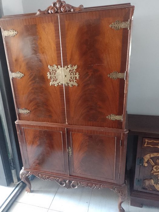 Barek w stylu chippendale