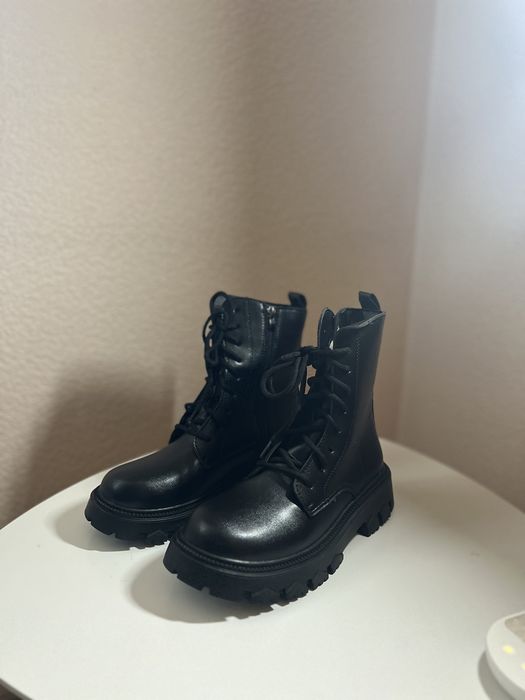 Ботинки черные массивные, ботинки , ботильойони черевики чорні масивні
