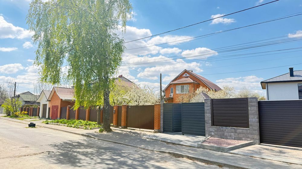 Продаю 2х пов. будинок 150м2 в місті Києві (5 соток ділянка)