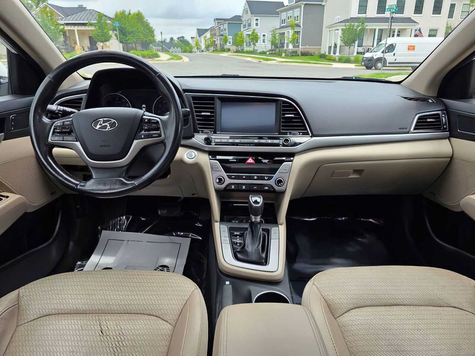 Hyundai Elantra Limited      2018