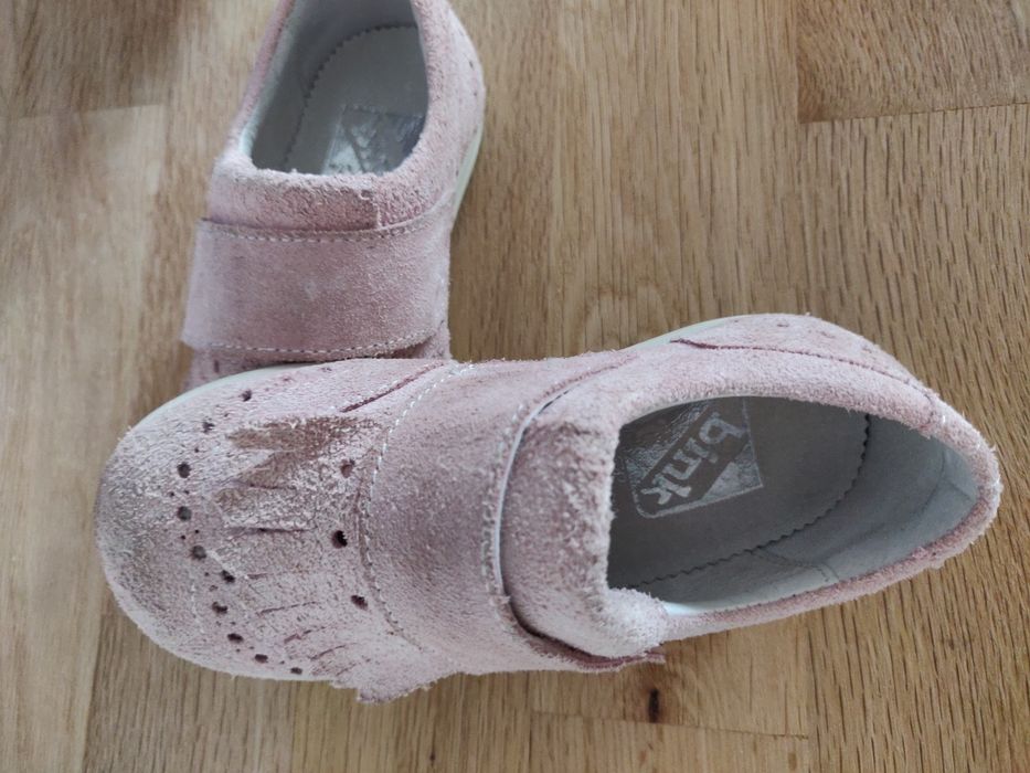 Sapatos/carneirinhas tamanho 25