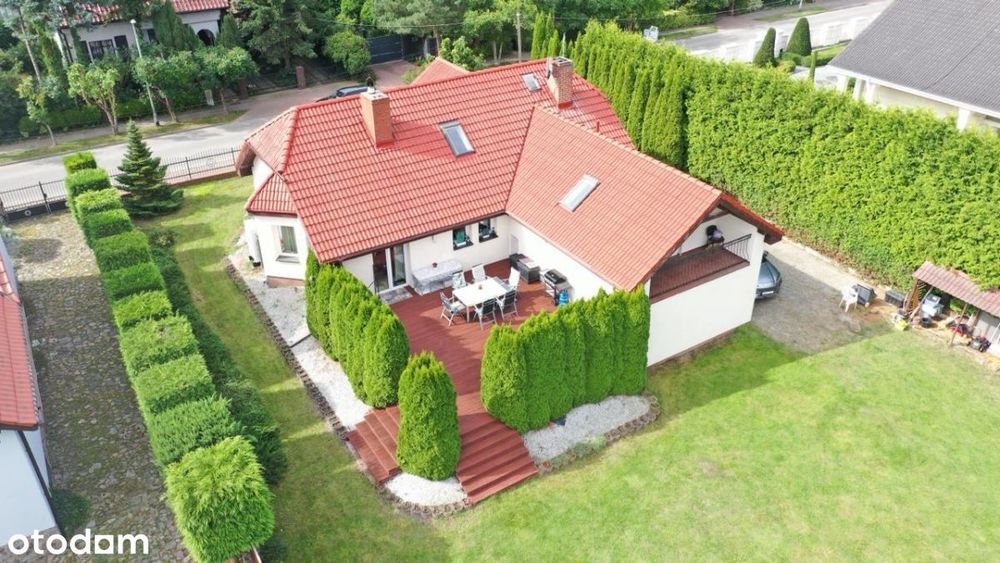 Dom wolnostojący 196,7 m² duża działka 2 garaże