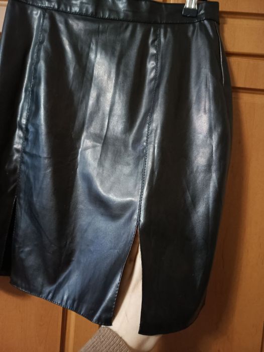 Шкіряна спідниця