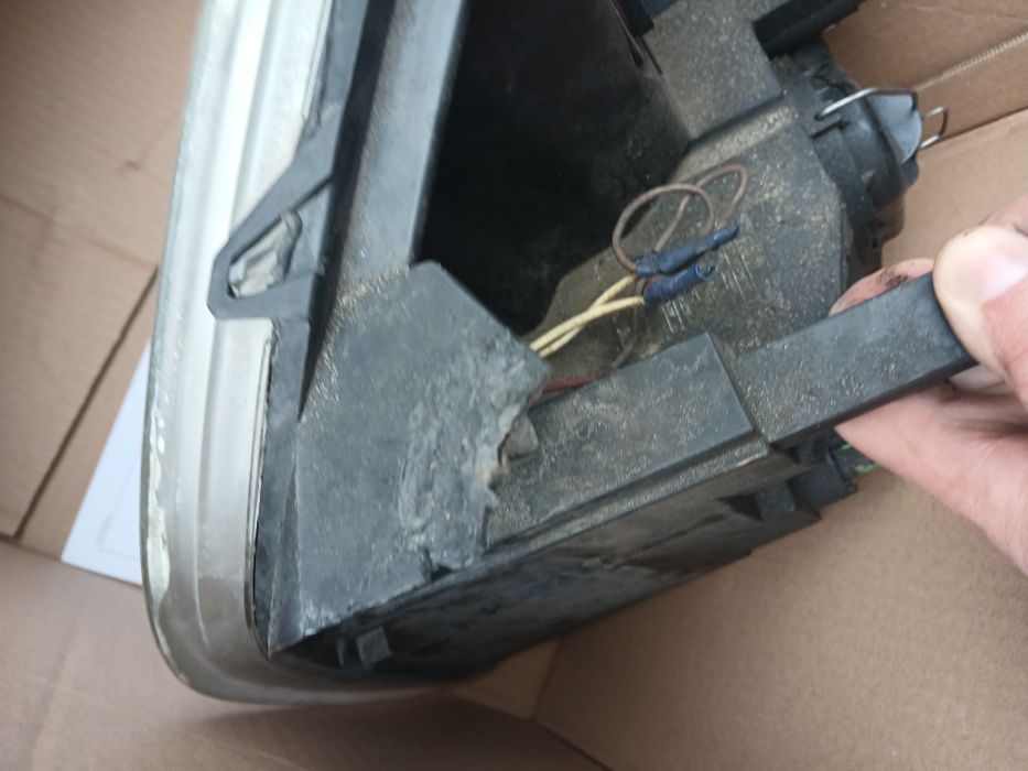 Фара форд транзит 2011 рік