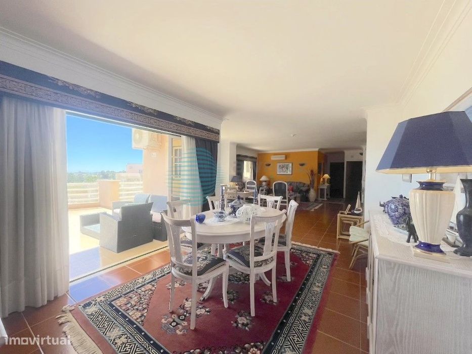 Penthouse 4 assoalhadas com uma área de 232m2, terraço 107m2, Vau, ...