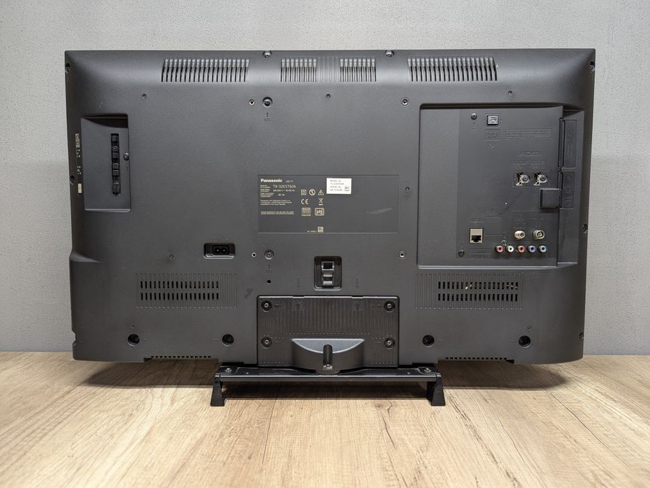 Panasonic TX-32EST606 Smart TV YouTube Full HD (1920 x 1080)