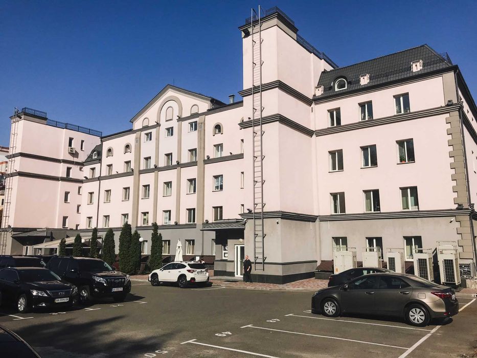 Продаж Бізнес-центру "ОЧАКІВСЬКІЙ", м. Київ