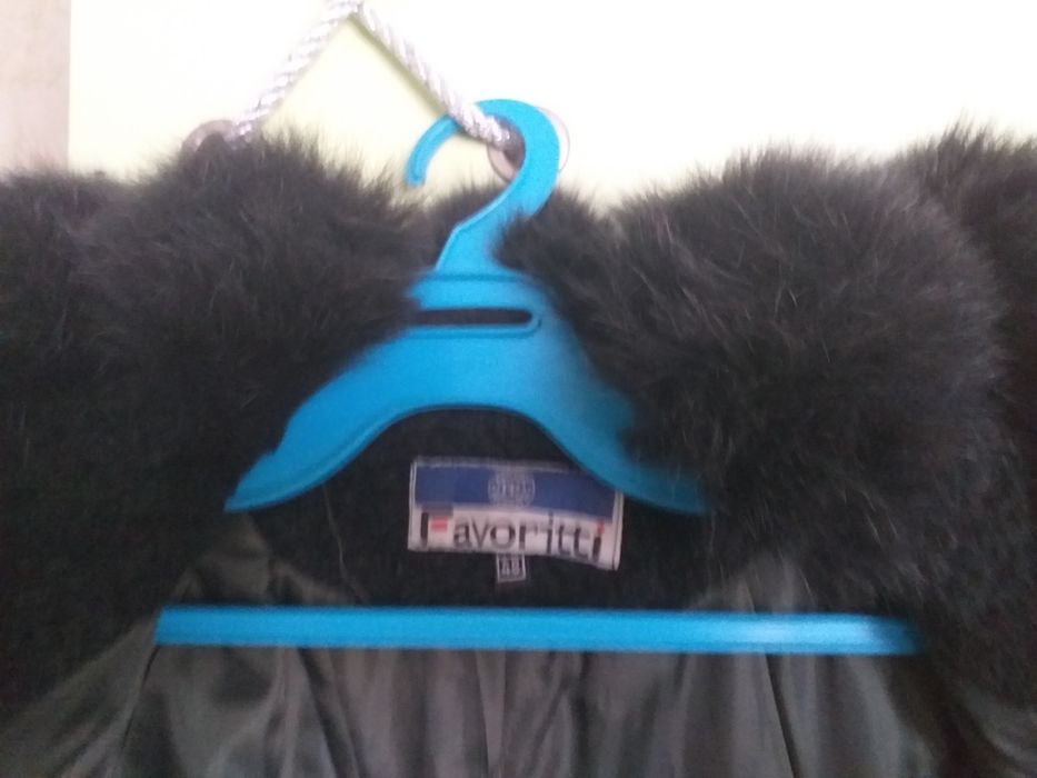 Продам зимове пальто з коміром натурального хутра, розмір 48