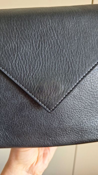 Czarna skórzana kopertówka torebka boho torebeczka