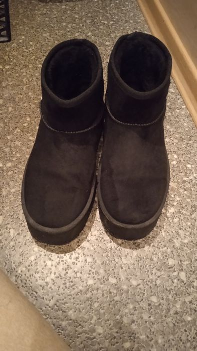 Продам короткие угги