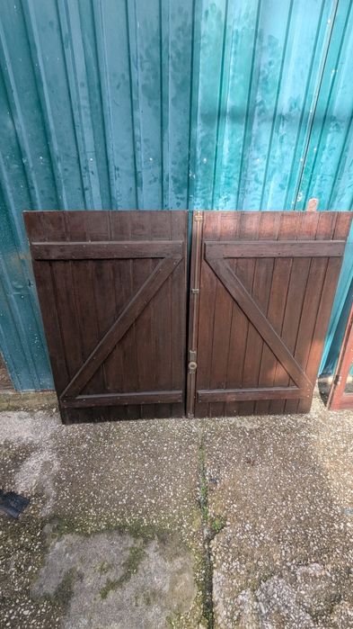 Janelas em madeira maciça de kambala