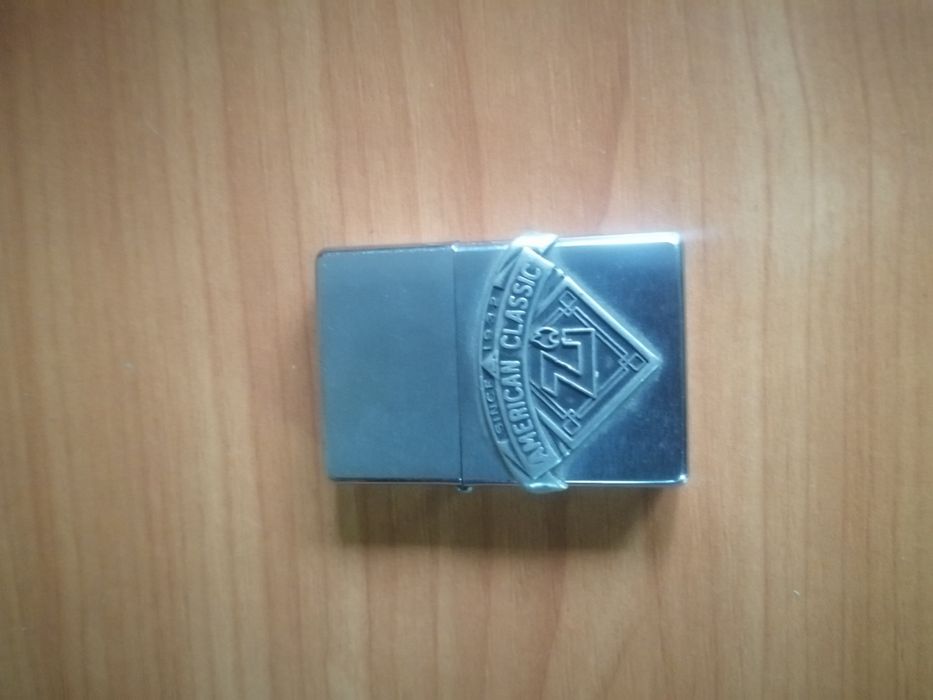Бензиновая зажигалка Zippo