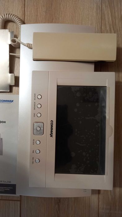 Відеодомофон Commax CDV-71BE.