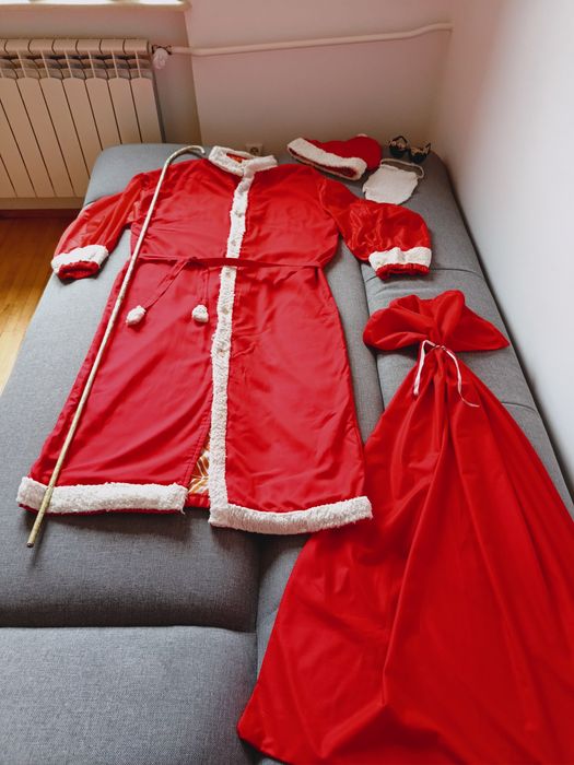 Strój Świętego Mikołaja, zestaw dziewięciu elementów