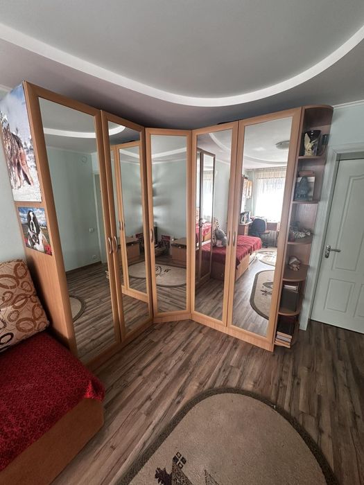 Продаж квартири на Алмазному біля універсаму поруч школа дитячий сад