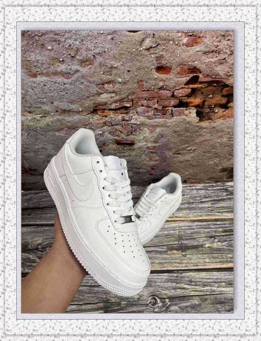 Sapatilhas Nike Air Force 1 branco com atacadores