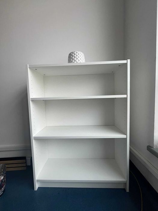 Biały regał Ikea Billy